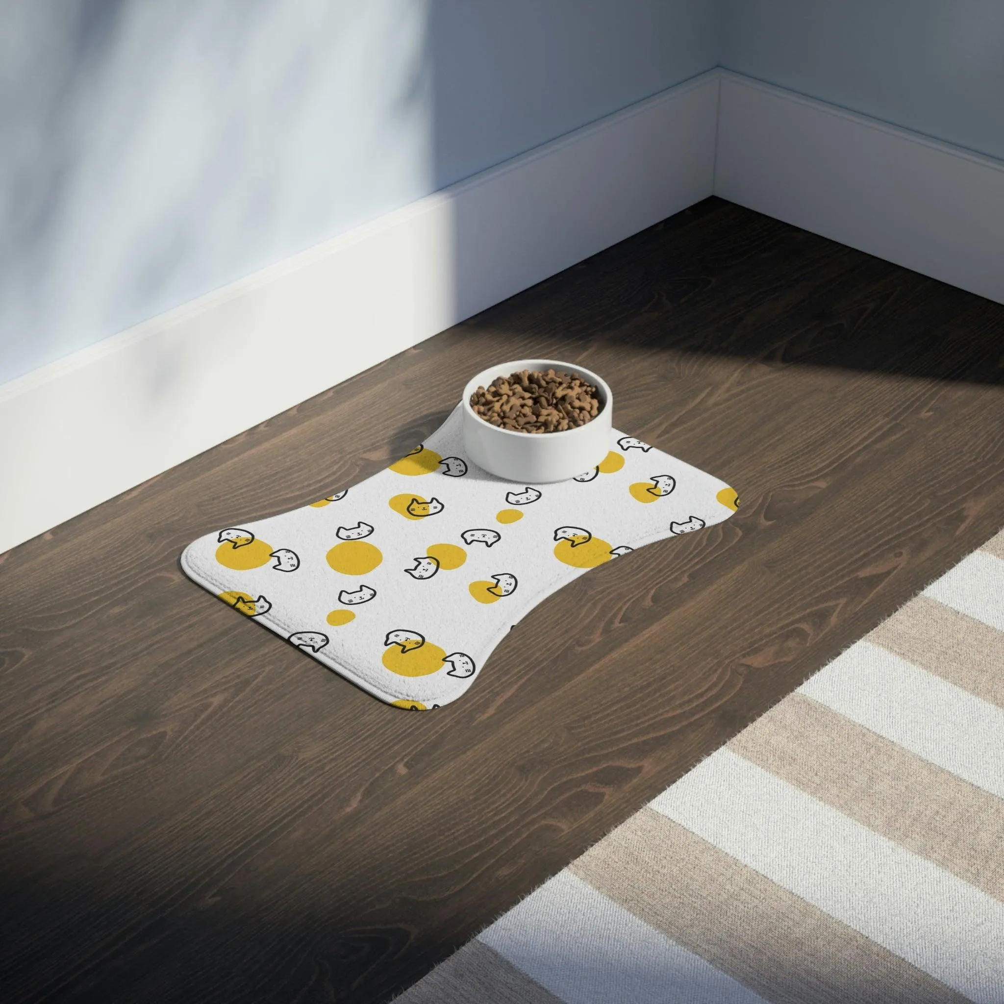 Customizable Fun Pet Feeding Mats - Vibrant Bone and Fish Patterns for Tidy Mealtimes
